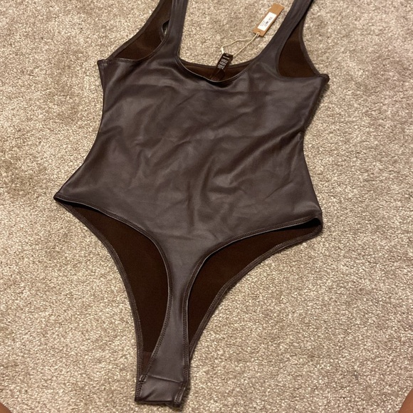 Skims body suit - Picture 3 of 5